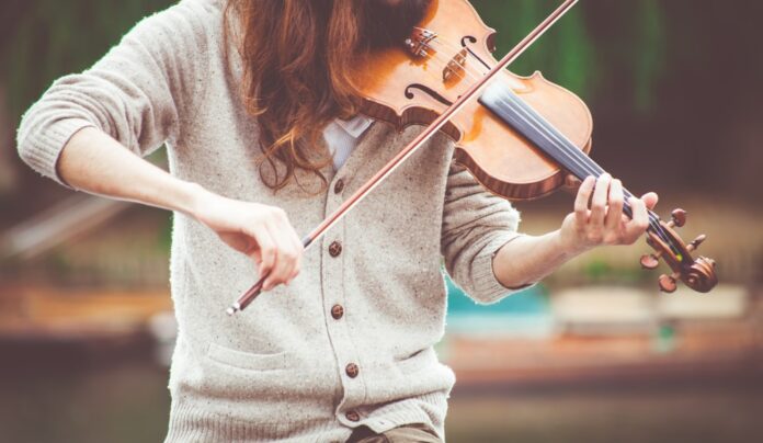 learn to play the violin