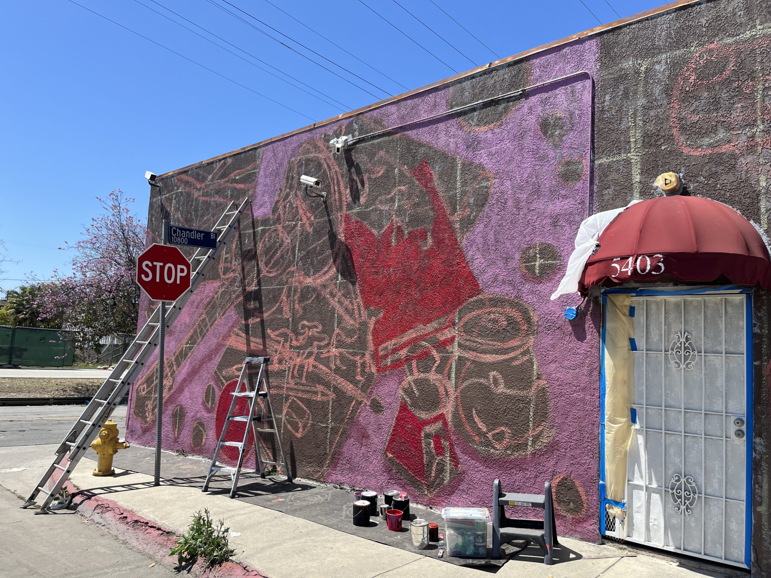 Meet Artist Paul Juno.If you’ve taken a stroll on the Chandler Bike Path you will have seen artist Paul Juno’s "Letting Your Mind Wander" mural.