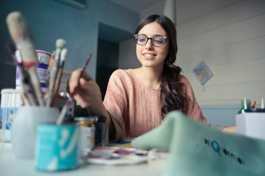 Online Class Support for Artists