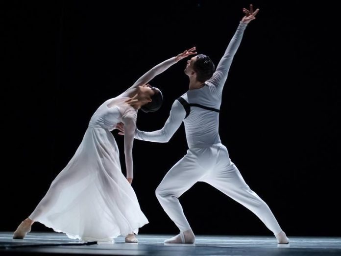 Ballet Hispánico dancers perform a duet in Carmen.maquia