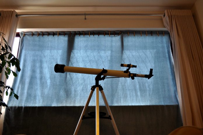 Refracting telescope setup showing how to choose a telescope for stargazing and planetary observation when price is not an issue