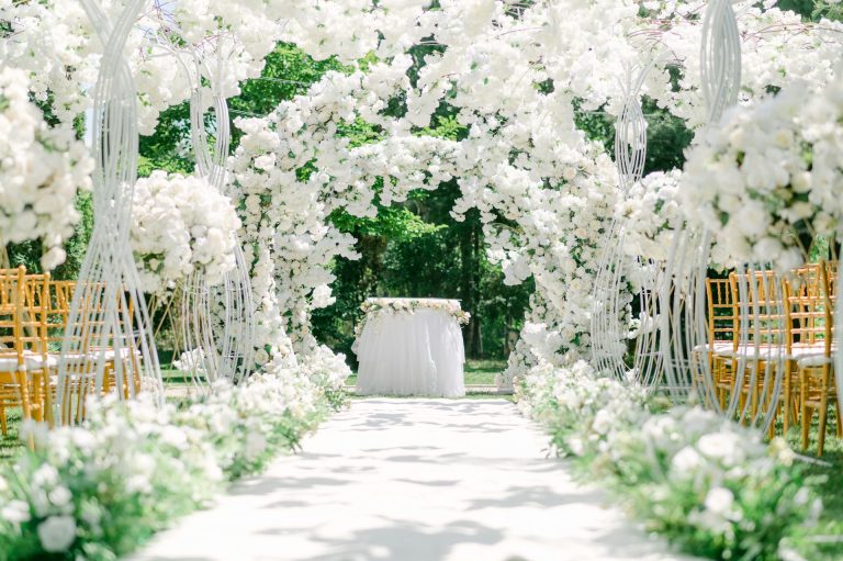 Creative Ways to Decorate an Outdoor Wedding Venue for Lasting Impressions