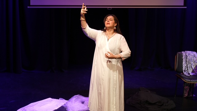 Dr. Dimple Kaur performs Bharatanatyam in Split: Between Two Nervous Systems.